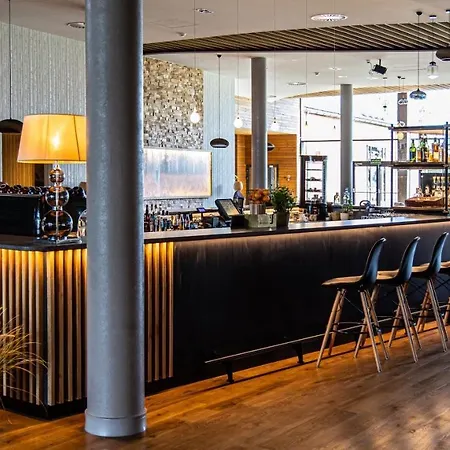 מלון Marina Club אולז'טין