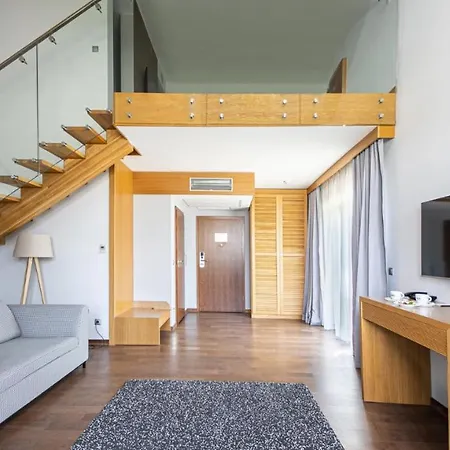 Szálloda Marina Club 5*