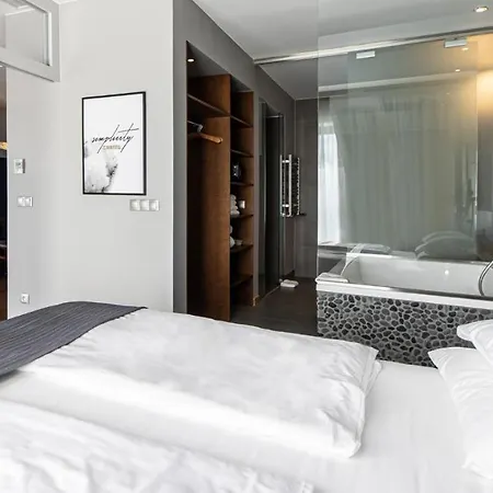 Marina Club Szálloda 5*