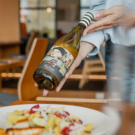 Marina Club Szálloda