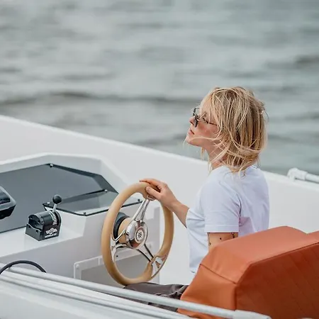 Marina Club Szálloda