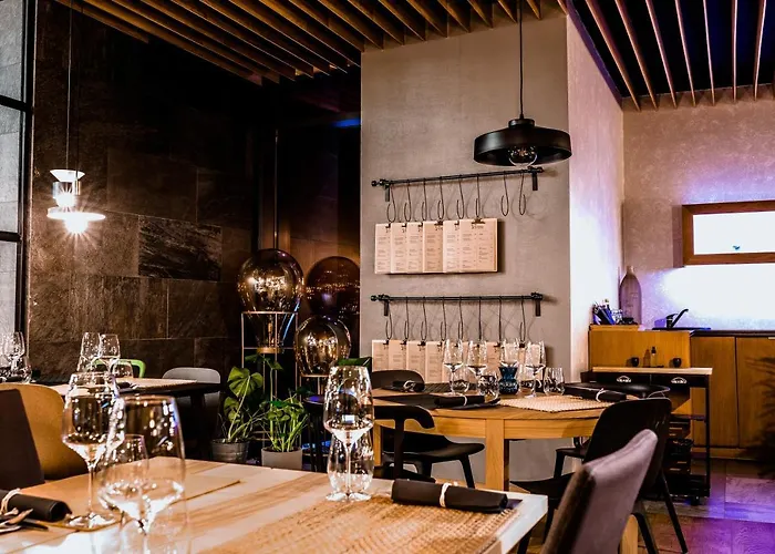 Marina Club Hotel 5*