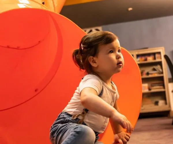 Marina Club מלון