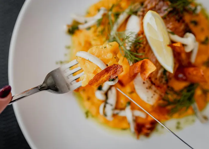 Marina Club Hotel 5*