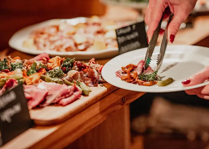 Marina Club Hotel 5*