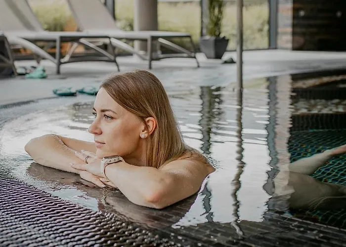 Marina Club מלון 5*