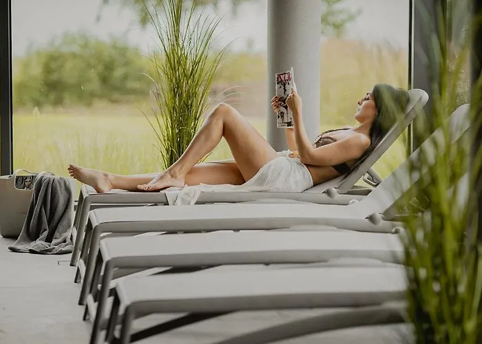 Marina Club מלון אולז'טין